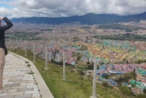 Barrios de Bogotá: Excursión a la Favela El Paraíso con Teleférico