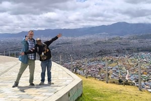 Bogotá´s Barrios: El Paraíso Favela Tour with Cable Car