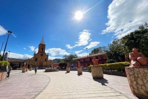 BOGOTA: Tour durch Villa de Leyva, Ráquira, Pozos Azules und Puente de Boyacá