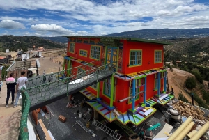 BOGOTA : Visite de Villa de Leyva, Ráquira, Pozos Azules et Puente de Boyacá
