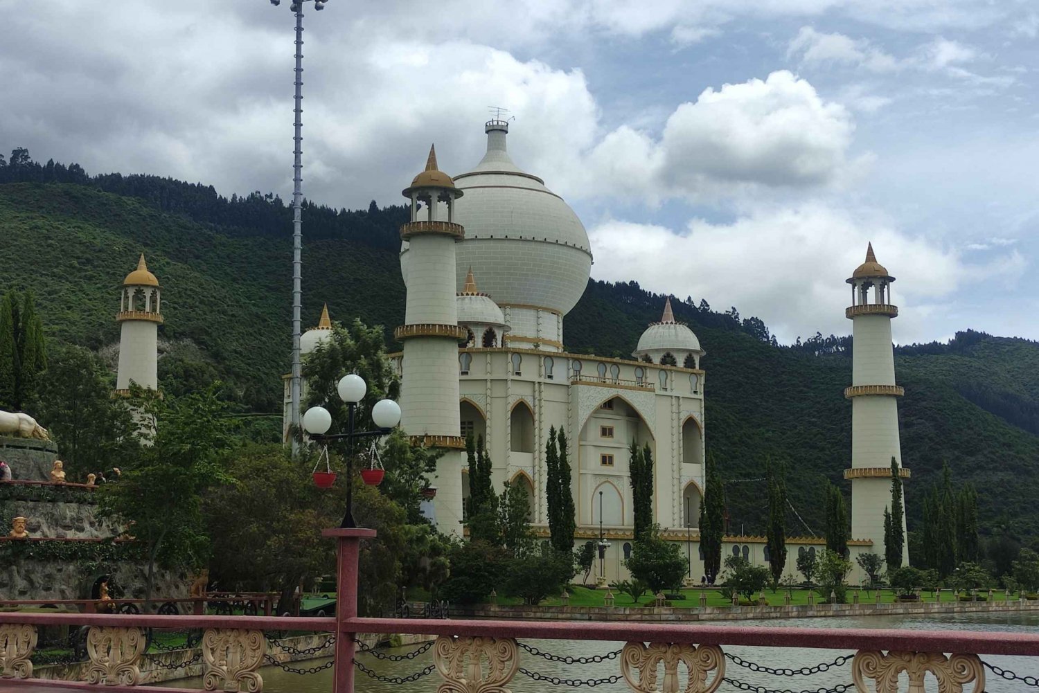 BOGOTA : Visite du parc Jaime Duque, du zoo et du musée de l'aérospatiale