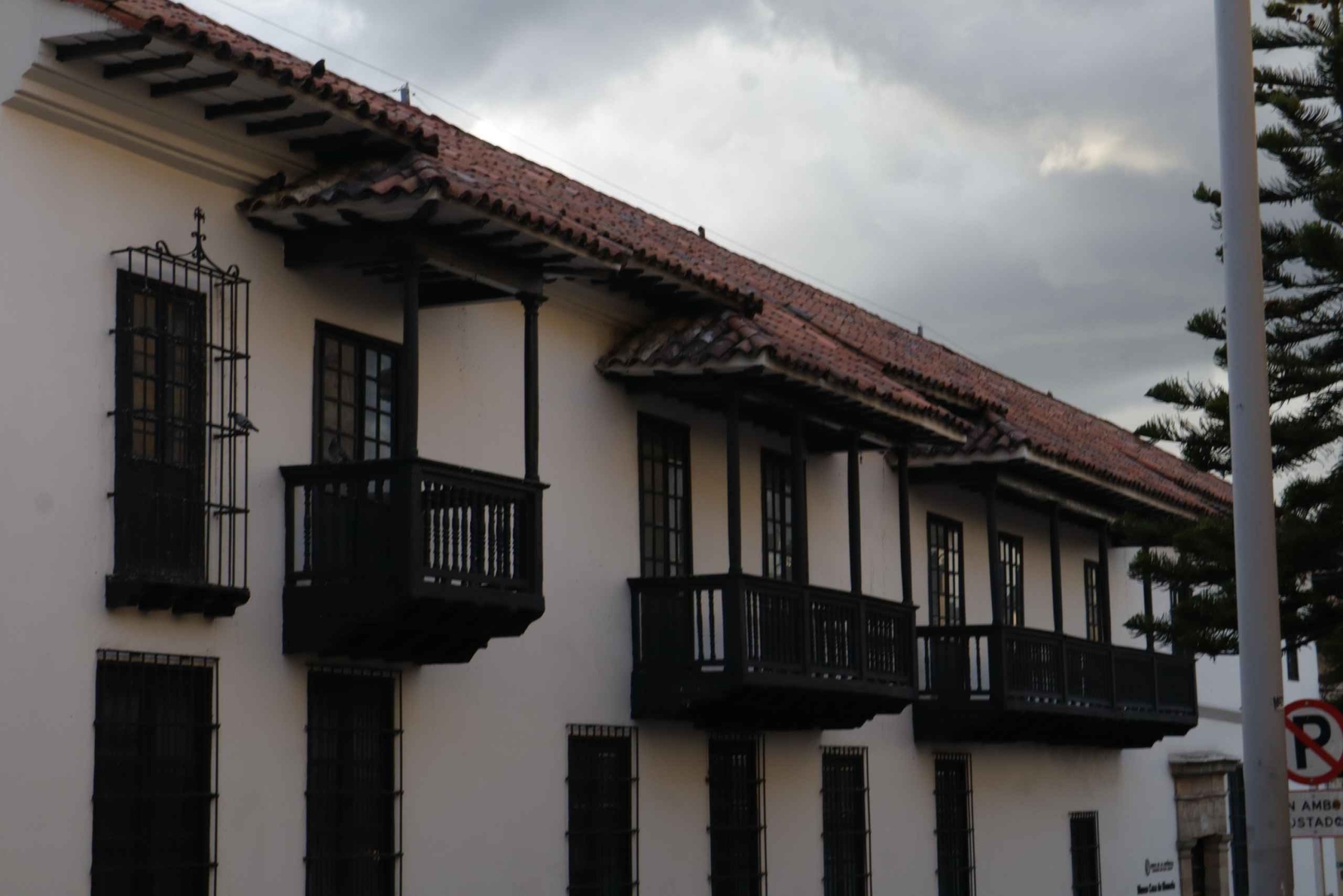 Bogotá: True Colombian Walking Tour + Local Snacks