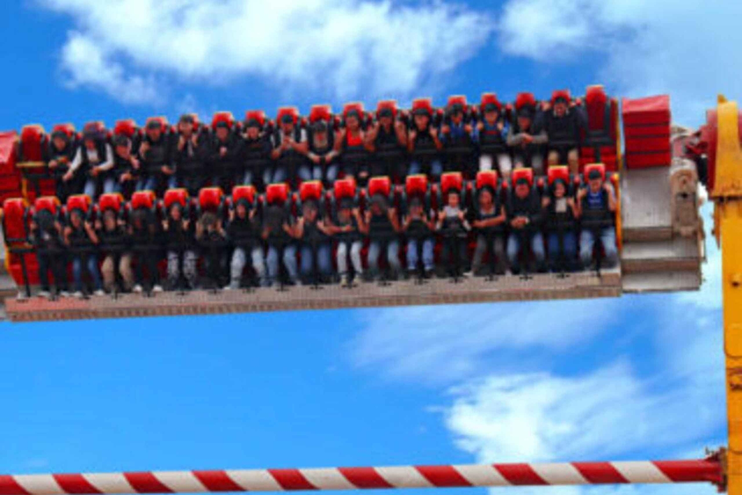 Bogotá: Besök nöjesparken Salitre Mágico med mat!