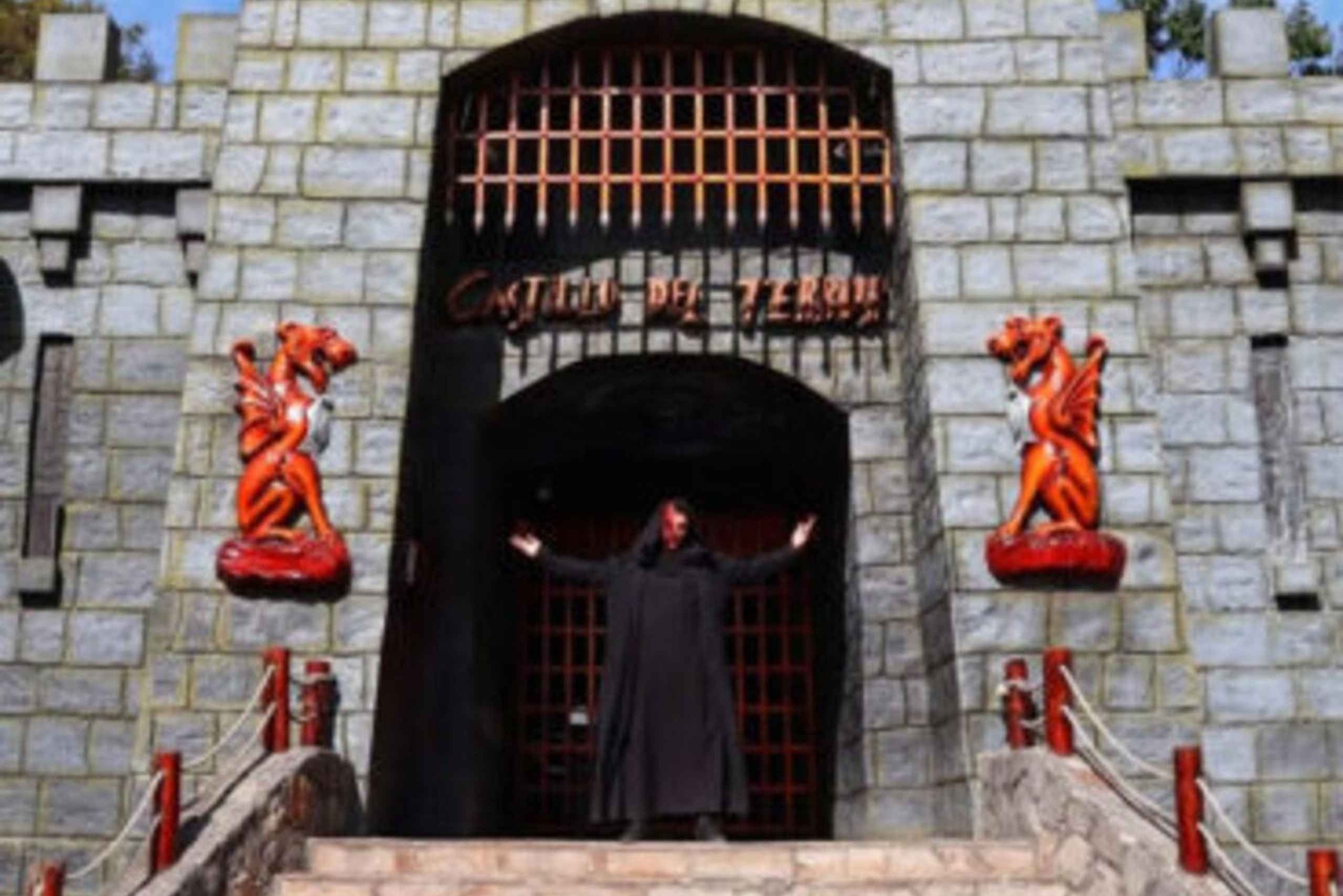 Bogotá: Besök nöjesparken Salitre Mágico med mat!