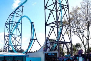 Bogotá: Besök nöjesparken Salitre Mágico med mat!