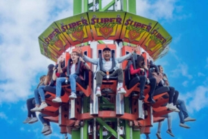 Bogotá: Besök nöjesparken Salitre Mágico med mat!