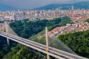 Bucaramanga : visite religieuse et historique des temples et du village patrimonial