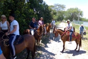 Copacabana Horseback Ride ALL INCLUSIVE - Medellín