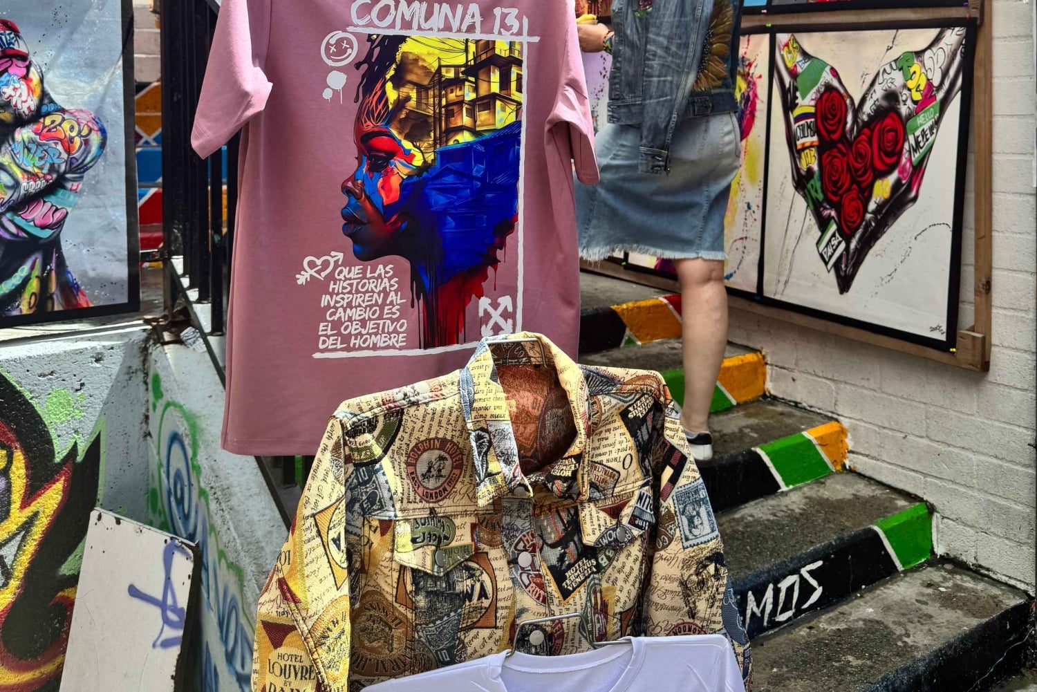 Cafés, rues et histoires : photographier l'âme urbaine de Medellín