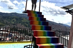 Cafés, rues et histoires : photographier l'âme urbaine de Medellín