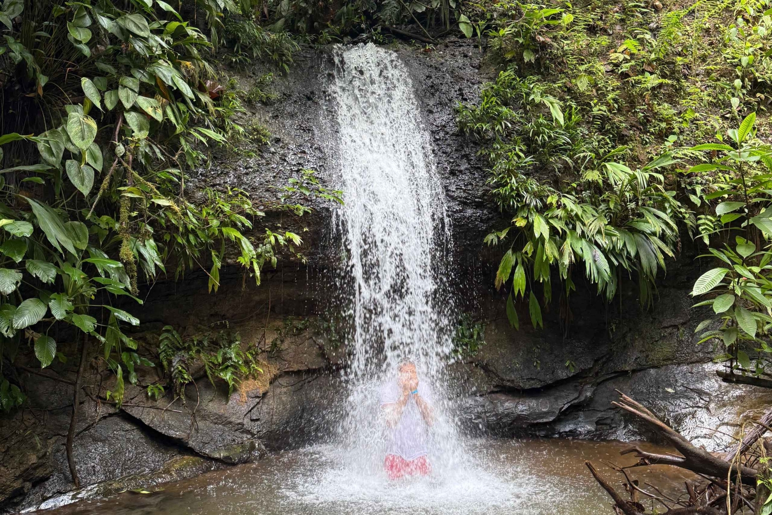 Cali: Day trip to San Cipriano. Adventure in rivers, little witches, and waterfalls