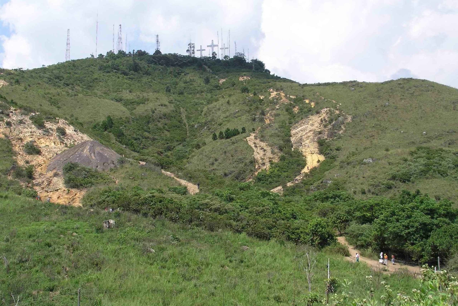 Cali: Guidet oppstigning til de tre korsenes høyde