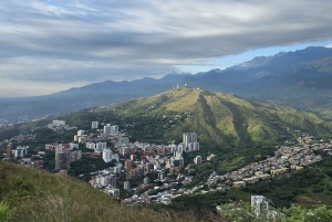 Cali: Guidet oppstigning til de tre korsenes høyde