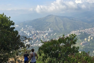 Cali: Guidet oppstigning til de tre korsenes høyde