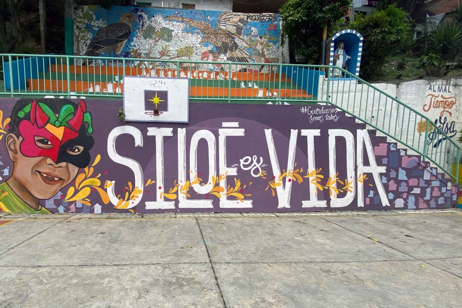 Cali : Visite à pied des 11 quartiers de la Commune 20