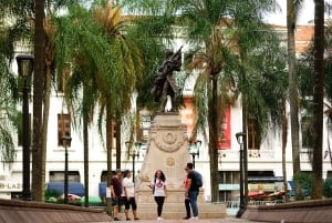 Cali: Walking tour of the historic center