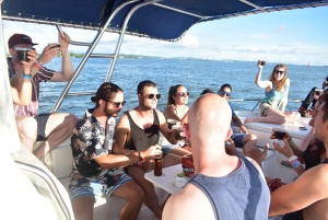 Cartagena: 2.5-Hour Sunset Boat Party with Free Beer