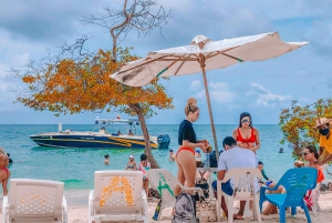 カルタヘナ：ボートで行く4島日帰り旅行とカリブ海ランチ