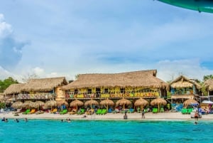 カルタヘナ：ボートで行く4島日帰り旅行とカリブ海ランチ