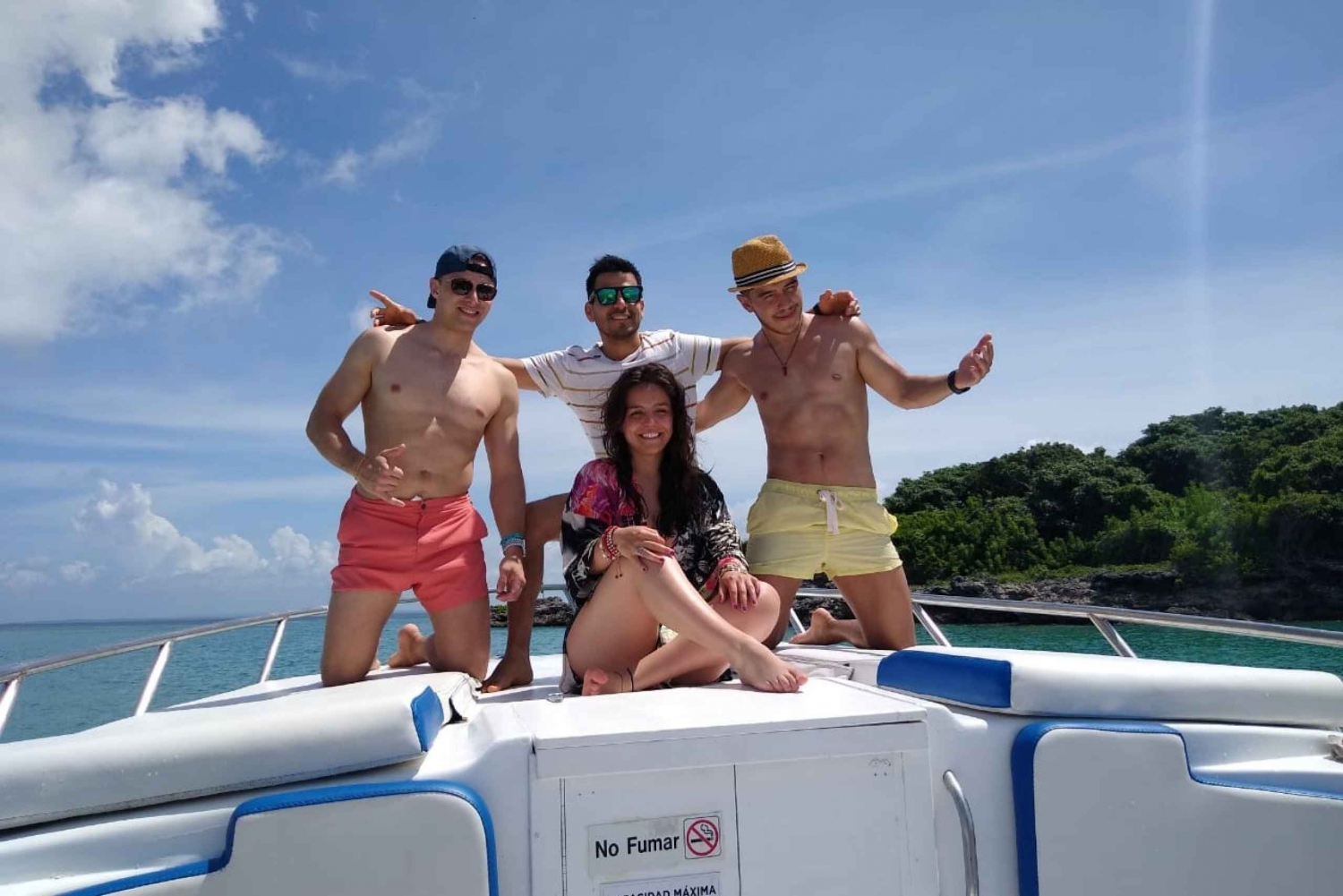 Cartagena: Excursión a 5 islas en barco con almuerzo y snorkel