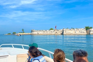 Cartagena: Excursión a 5 islas en barco con almuerzo y snorkel
