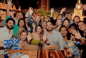 Cartagena: nocna wycieczka po barach i dachach z lokalnym opiekunem