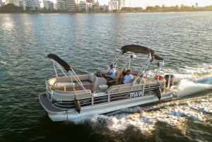 Cartagena: Bay tour in a luxury boat
