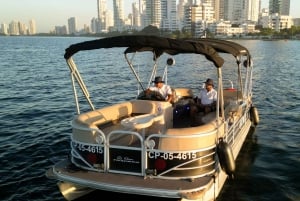 Cartagena: Bay tour in a luxury boat