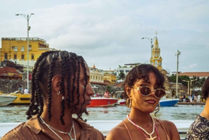 Cartagena: Bay tour with open bar, sunset and disco