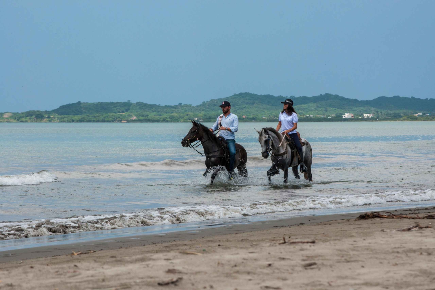 Cartagena: Passeio a cavalo pela praia e cultura equestre colombiana