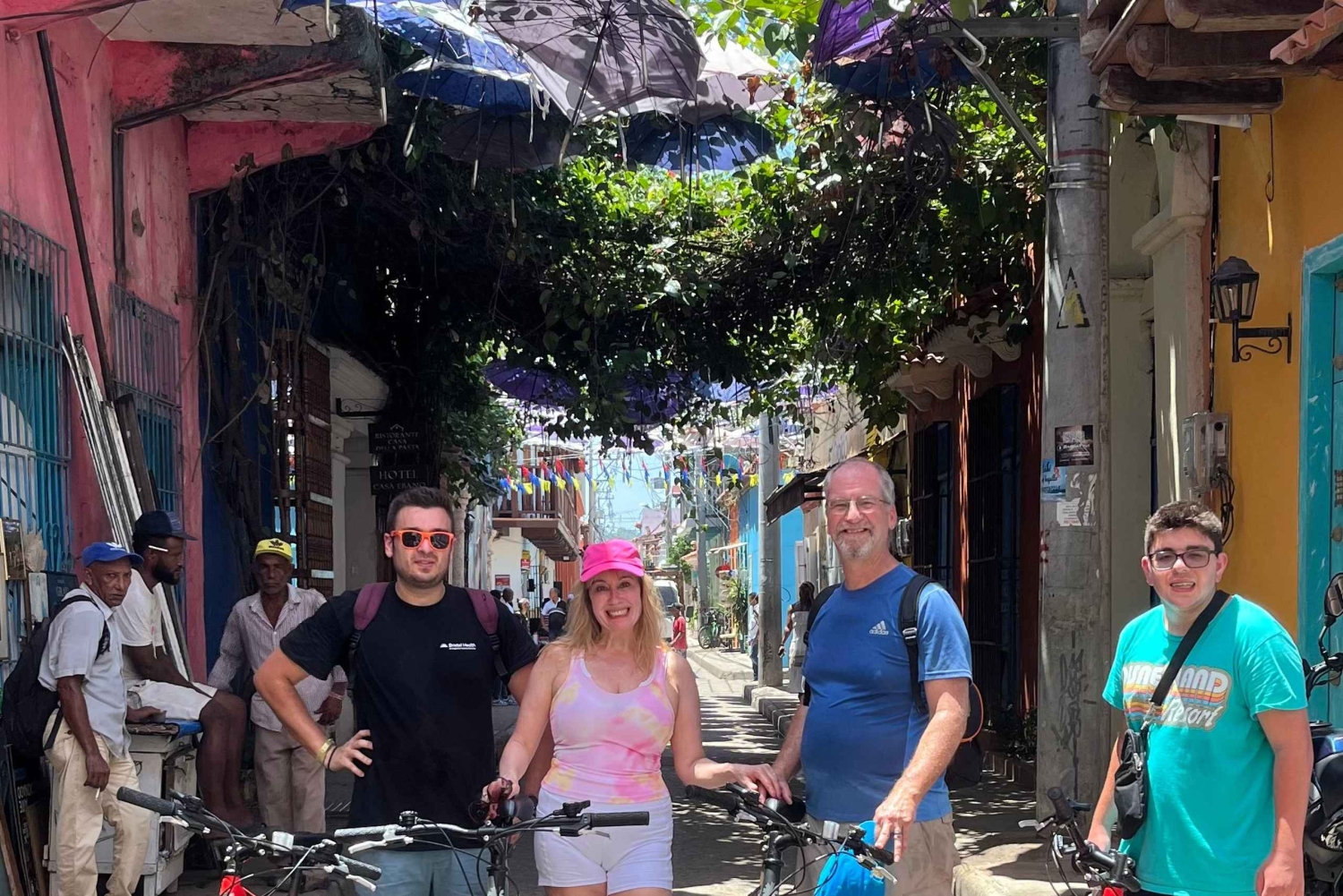 CARTAGENA: FIETSTOCHT MET LUNCH OP DE FAVORIETE PLEK VAN BOURDAIN