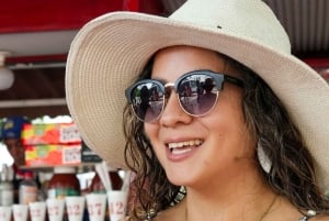 Smaker og historier i Cartagena: lokal gatemat og bukt-tur