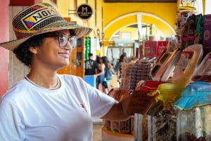 Smaker og historier i Cartagena: lokal gatemat og bukt-tur
