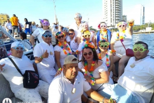 Cartagena: Fiesta en Barco en la Bahía con Licor y Música