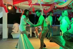 Cartagena: Buffet e serata di festa, cocktail in barca a vela nella baia