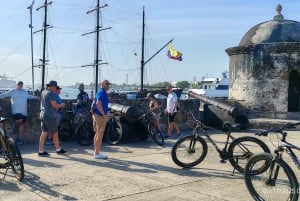 Cartagena op de fiets: geschiedenis, cultuur en meer binnen de muur