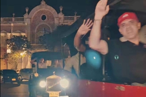 Cartagena di notte in auto elettrica in stile classico