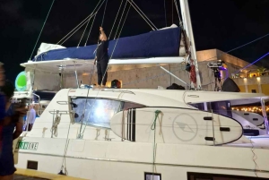 CARTAGENA: Tour della baia in catamarano con open bar e DJ + discoteca