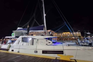 CARTAGENA: Katamaranrundtur i bukten med öppen bar och DJ + nattklubb