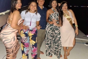 CARTAGENA: Katamaranrundtur i bukten med öppen bar och DJ + nattklubb