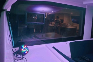 CARTAGENA: Katamaranrundtur i bukten med öppen bar och DJ + nattklubb