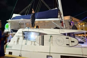 CARTAGENA: Katamaranrundtur i bukten med öppen bar och DJ + nattklubb