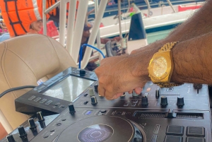 Cartagena: Festa no barco Cholon Forever