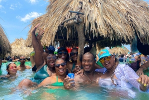 Cartagena: Festa no barco Cholon Forever