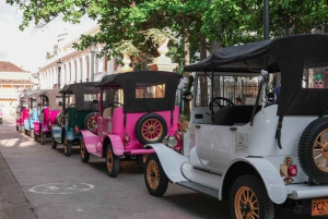 Tour della città in auto elettrica classica a Cartagena