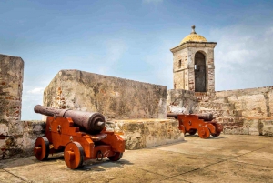 Cartagena: BILINGUAL CITYTOUR + SAN FELIPE CASTLE & Old city