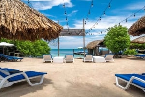 Carthagène : Excursion d'une journée sur l'île de Coralina avec déjeuner