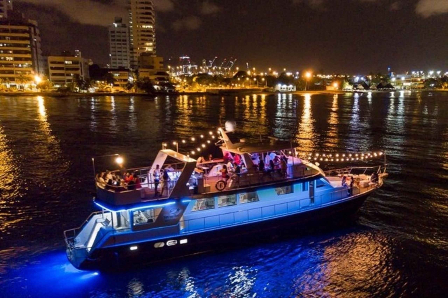 Cartagena: Cruise by the Bay with Dinner and Wine