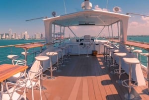 Cartagena: Crociera nella baia con cena e vino