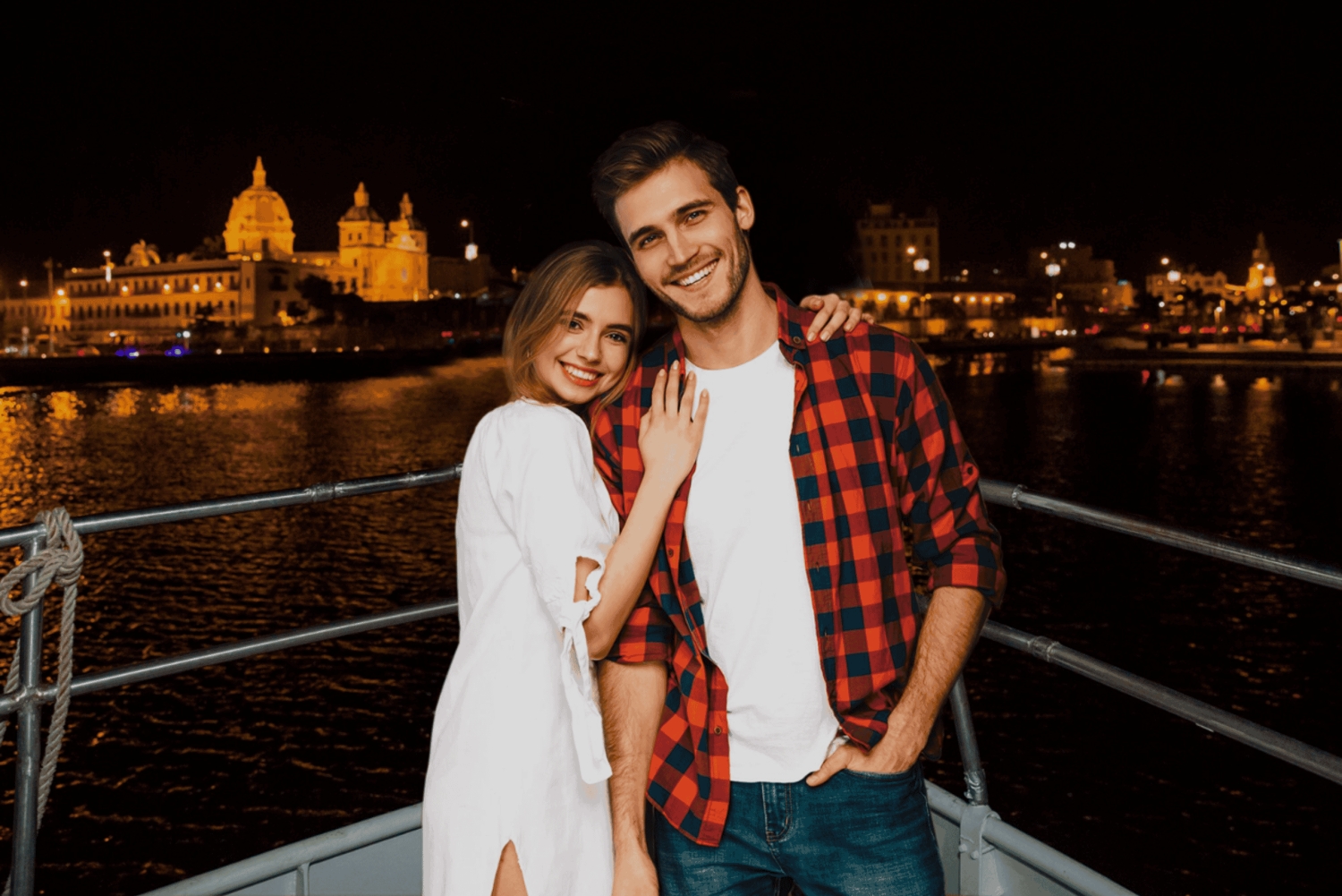 Cartagena: Dinner on a boat while you sail through the Bay